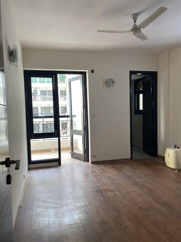 Room in 2 BHK Apartment at Eros Kenwood Tower, Sector 39 – for Rent