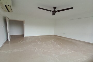 Room in 2 BHK Apartment at Godrej The Trees, Vikhroli East – for Sale