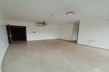 Room in 2 BHK Apartment at Godrej The Trees, Vikhroli East – for Sale