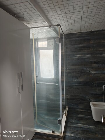 Bathroom in 3 BHK Apartment at Parsvnath Exotica, Sector 53 – for Rent