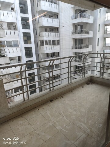 Balcony in 3 BHK Apartment at Parsvnath Exotica, Sector 53 – for Rent