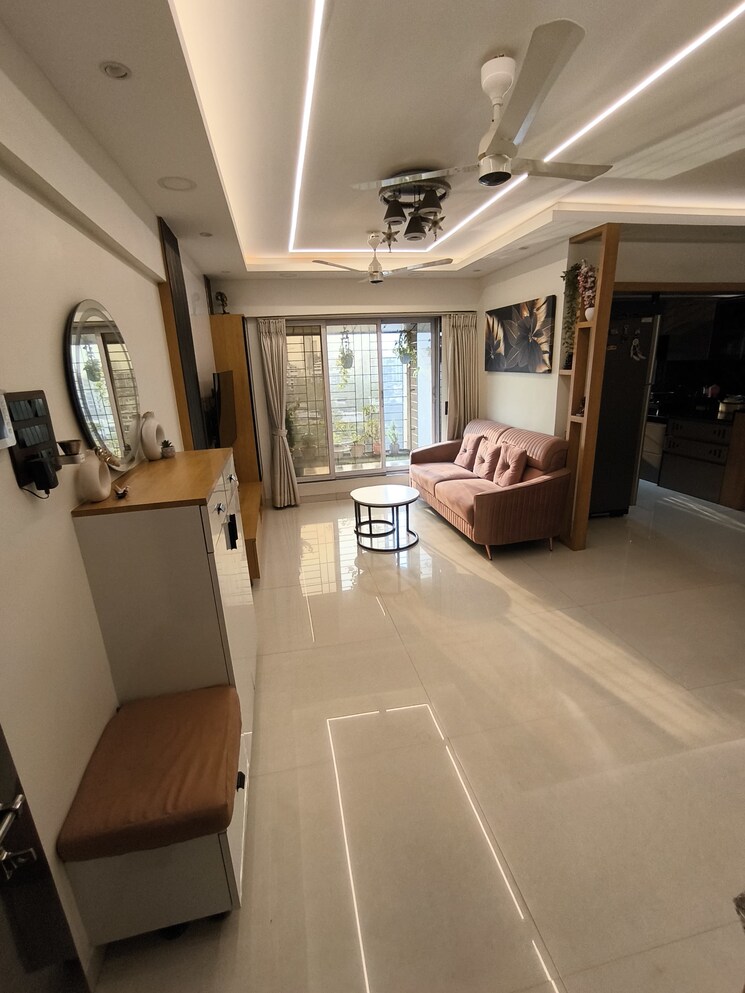  Parking, saptashree-naikwadi 3 Bedroom 1002 Sq.Ft. Apartment In Gokhale Road Thane 9030612