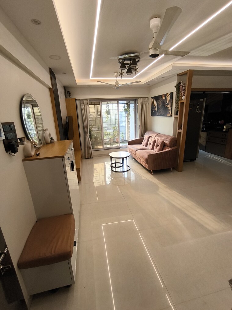  Parking, saptashree-naikwadi 3 Bedroom 1002 Sq.Ft. Apartment In Gokhale Road Thane 9030612