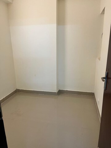 Room in 2.5 BHK Apartment at Amrapali Tropical Garden, Tech Zone 4 Greater Noida – for Rent