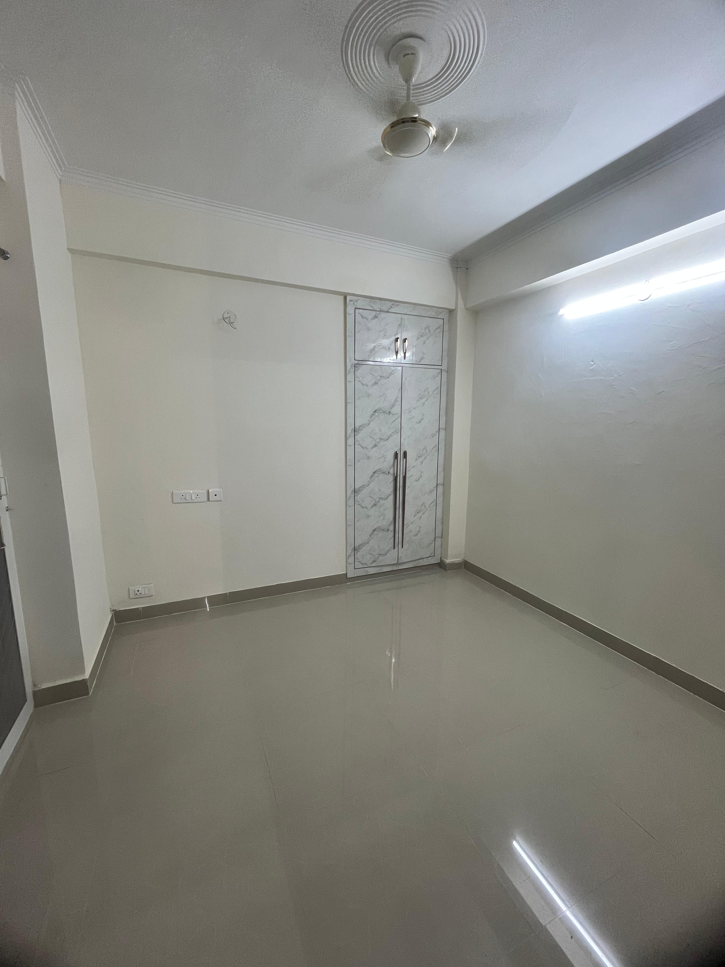 2.5 BHK + Study Room 980 Sq.Ft. Apartment in Amrapali Tropical Garden