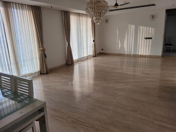 Room in 3 BHK Apartment at Mahindra Luminare, Sector 59 – for Rent