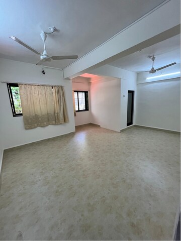 Room in 2 BHK Apartment at Juhu – for Rent