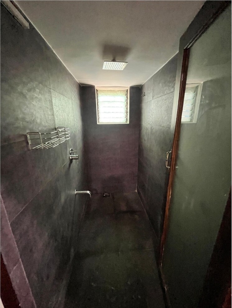 Bathroom, juhu 2 Bedroom 750 Sq.Ft. Apartment In Juhu Mumbai 9030650