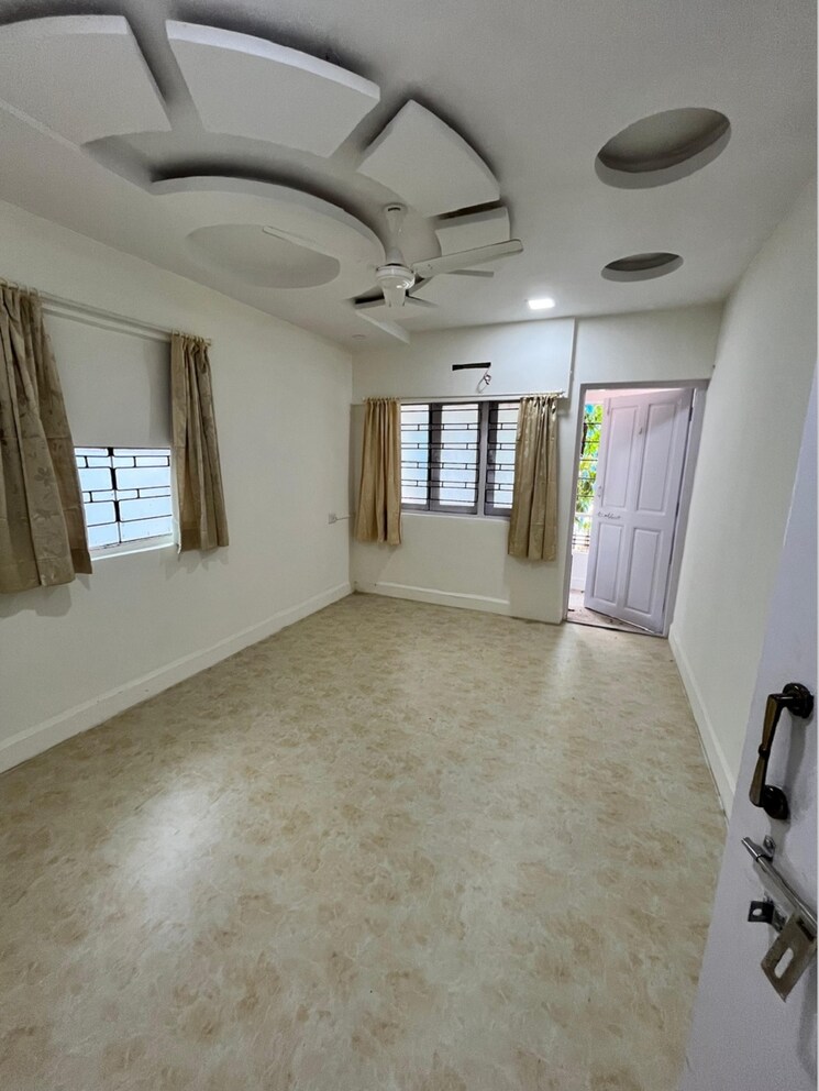Room, juhu 2 Bedroom 750 Sq.Ft. Apartment In Juhu Mumbai 9030650