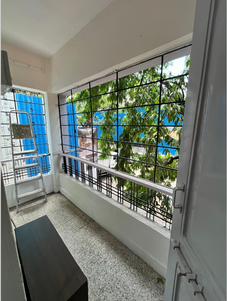 Balcony, juhu 2 Bedroom 750 Sq.Ft. Apartment In Juhu Mumbai 9030650