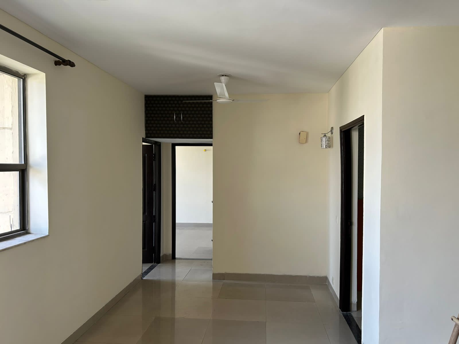 2 BHK + Pooja Room Apartment For Rent in Unitech Uniworld Gardens 2
