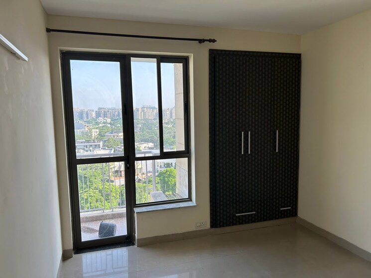 Room, unitech-uniworld-gardens-2 2 Bedroom 973 Sq.Ft. Apartment In Sector 47 Gurgaon 9030658