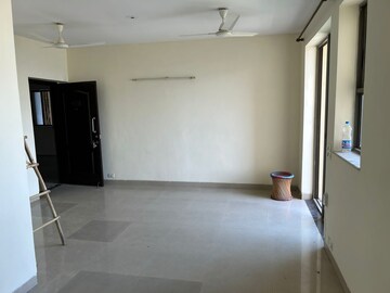 Room in 2 BHK Apartment at Unitech Uniworld Gardens 2, Sector 47 – for Rent