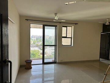 Room in 2 BHK Apartment at Unitech Uniworld Gardens 2, Sector 47 – for Rent