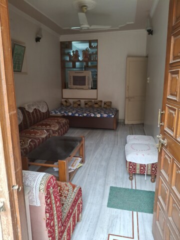 2 BHK Apartment For Rent in Raja Park