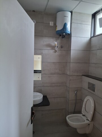 Bathroom in 2 BHK Apartment at Raja Park – for Rent