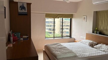 Bedroom in 1 BHK Apartment at Bandra West – for Rent