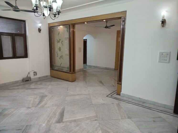 Room, sector 10 dwarka 3 Bedroom 1600 Sq.Ft. Apartment In Sector 10 Dwarka Delhi 9030742