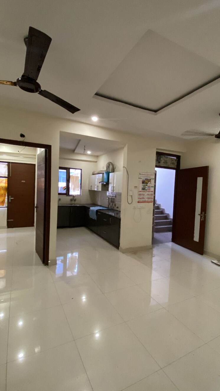 Kitchen, pir machalla 3 Bedroom 110 Sq.Yd. Apartment In Pir Machalla Zirakpur 9030764