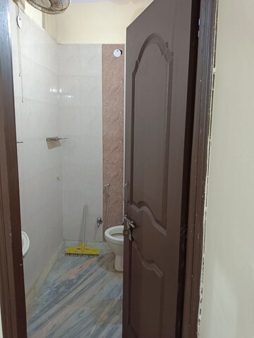 Bathroom in 1 BHK Builder Floor at Lajpat Nagar 4 – for Rent