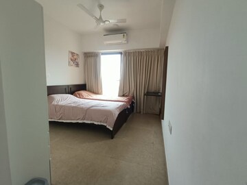 Master Bedroom in 3.5 BHK Apartment at Kanakia Silicon Valley, Powai – for Rent