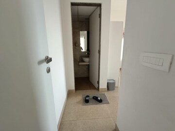 Bathroom in 3.5 BHK Apartment at Kanakia Silicon Valley, Powai – for Rent