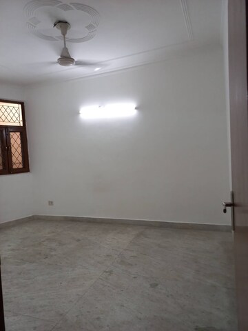 Room in 2 BHK Apartment at Saket – for Rent