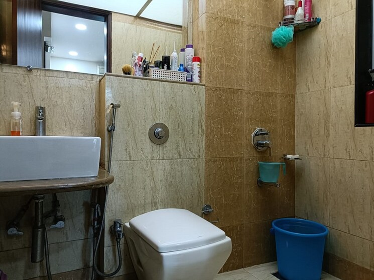 Bathroom, santacruz west 3 Bedroom 1200 Sq.Ft. Apartment In Santacruz West Mumbai 9030763