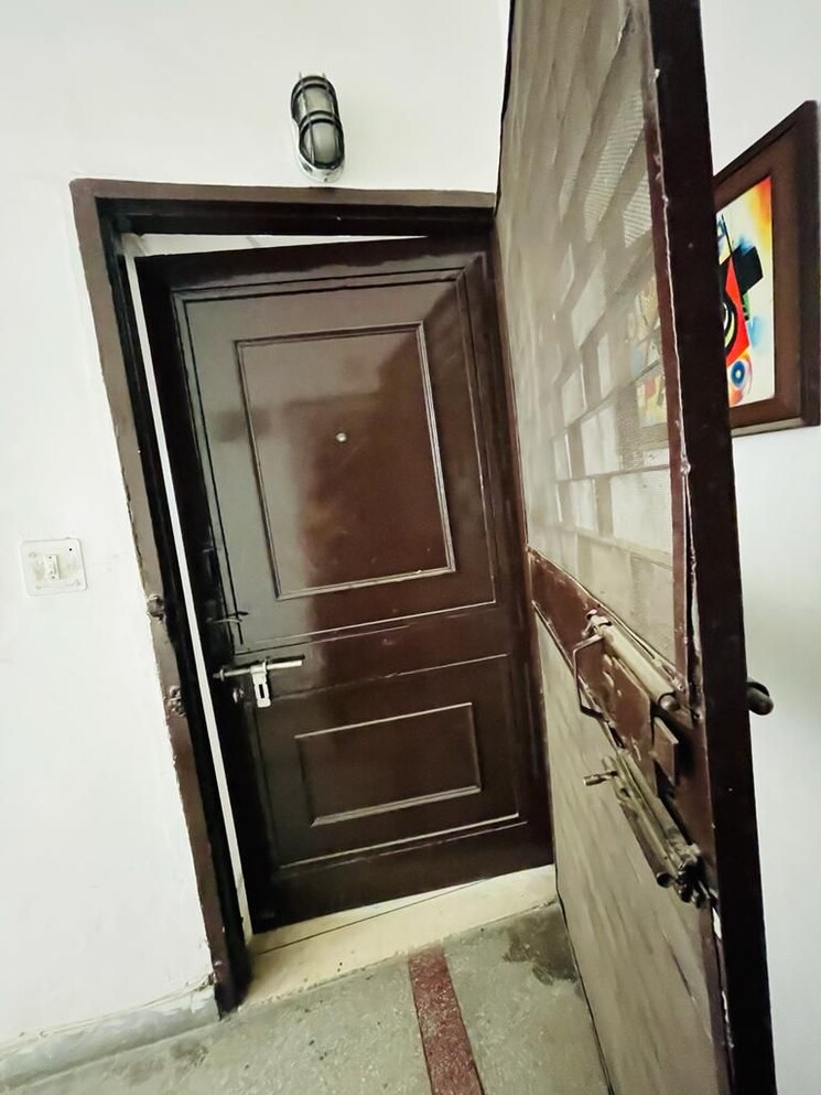 Other, sector 23 dwarka 3 Bedroom 1450 Sq.Ft. Apartment In Sector 23 Dwarka Delhi 9030772