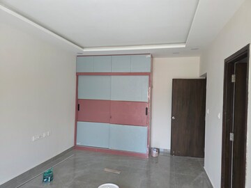 Room in 4 BHK Apartment at Jain Heights East Parade, Cv Raman Nagar – for Sale