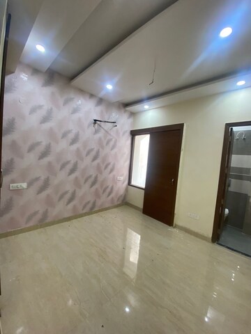 Bedroom in 3 BHK Apartment at Kishanpura – for Rent