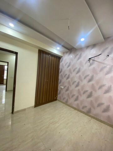 Room in 3 BHK Apartment at Kishanpura – for Rent