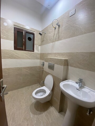 Bathroom in 3 BHK Apartment at Kishanpura – for Rent