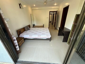Master Bedroom in 3 BHK Apartment at Khar West – for Rent