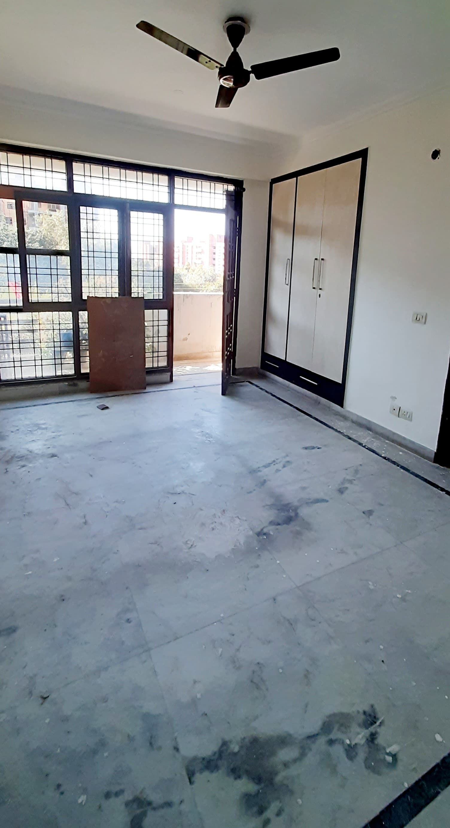 3 BHK + Servant Room Apartment For Rent in Youngsters Apartments Sec