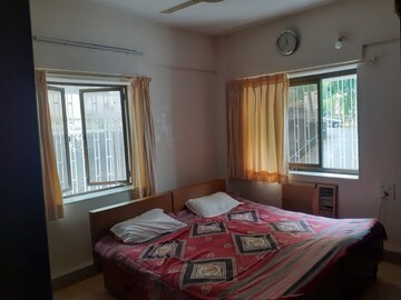 Bedroom in 1 BHK Apartment at Bandra West – for Rent