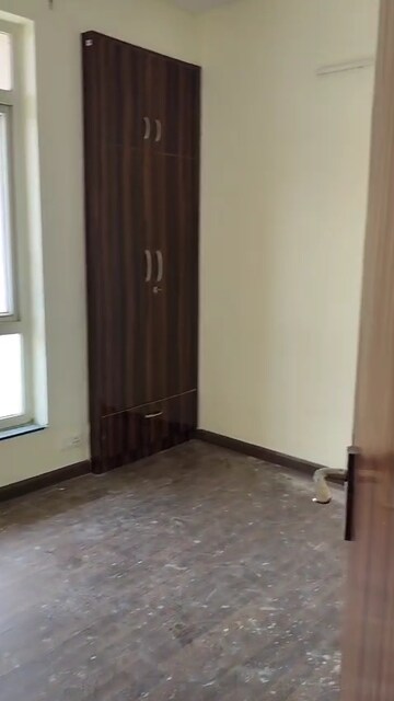 Room in 3 BHK Apartment at BPTP Park Elite Premium, Sector 84 – for Rent