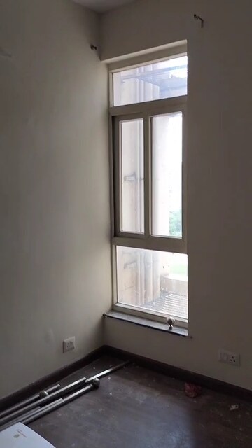 Room in 3 BHK Apartment at BPTP Park Elite Premium, Sector 84 – for Rent