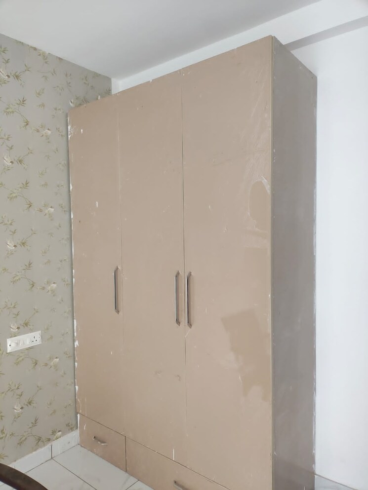 Other, kishanpura 3 Bedroom 130 Sq.Yd. Apartment In Kishanpura Zirakpur 9030846