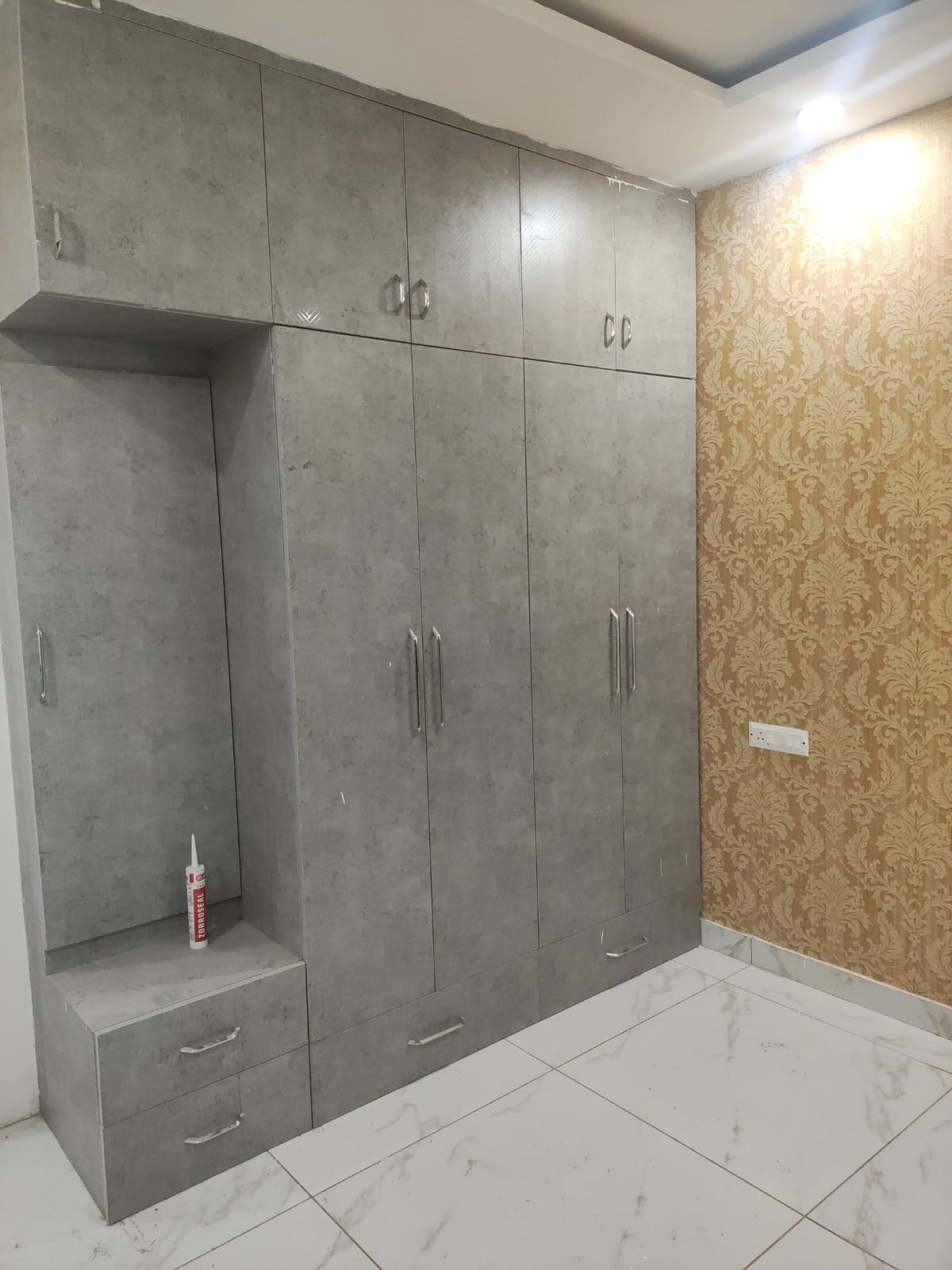 3 BHK + Pooja Room Apartment For Rent in Kishanpura