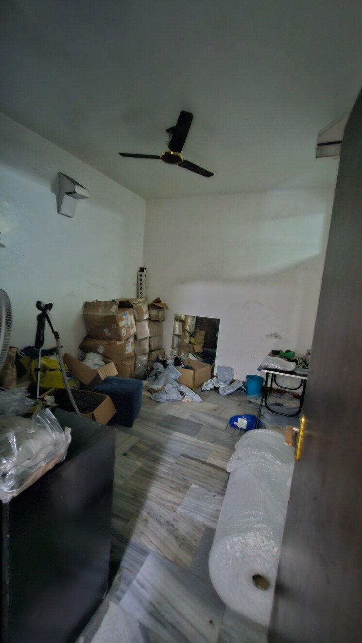 Team Area, sector 21b 6+ Bedroom 500 Sq.Yd. Independent House In Sector 21b Faridabad 9030896