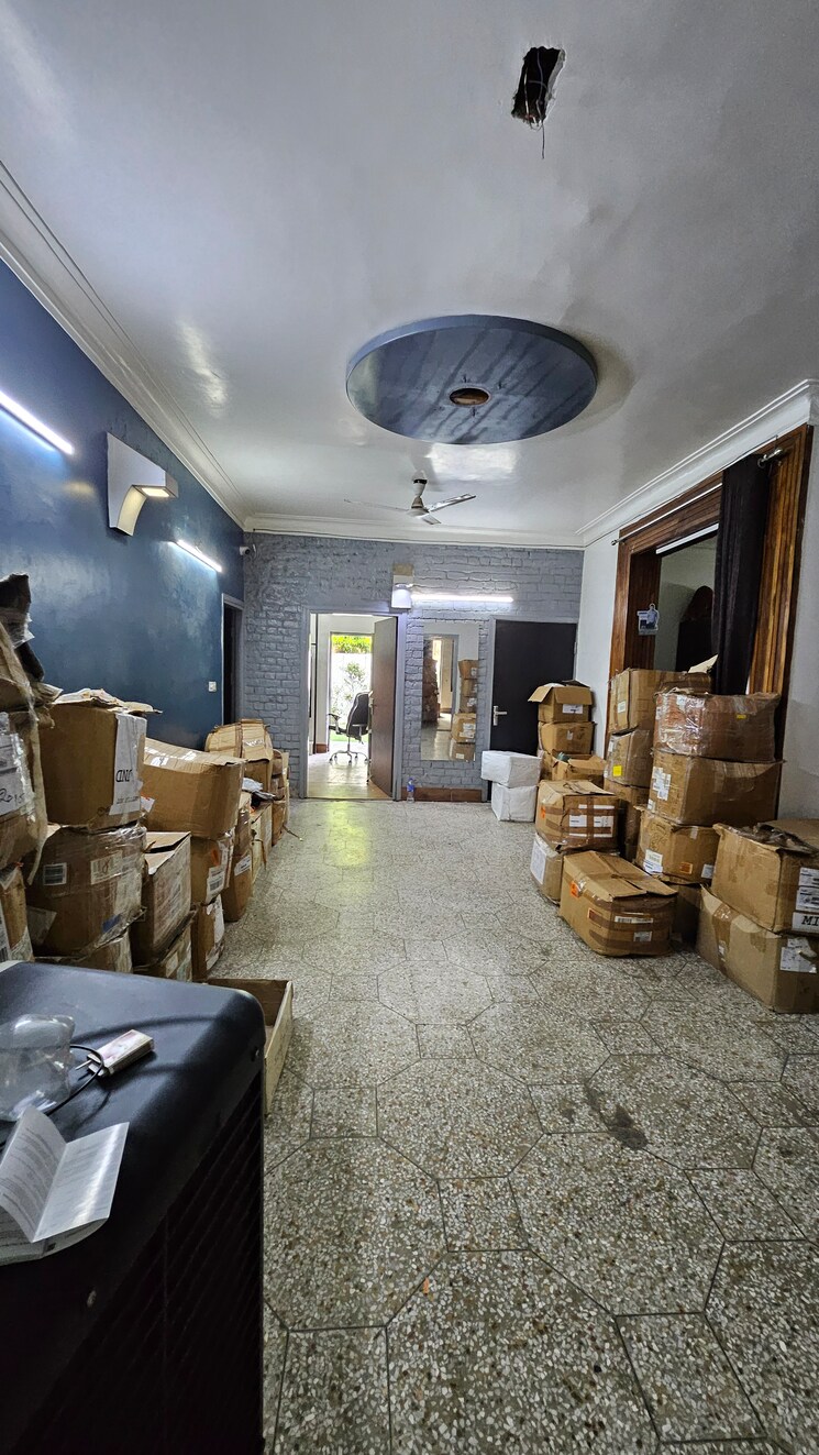 Living Room, sector 21b 6+ Bedroom 500 Sq.Yd. Independent House In Sector 21b Faridabad 9030896