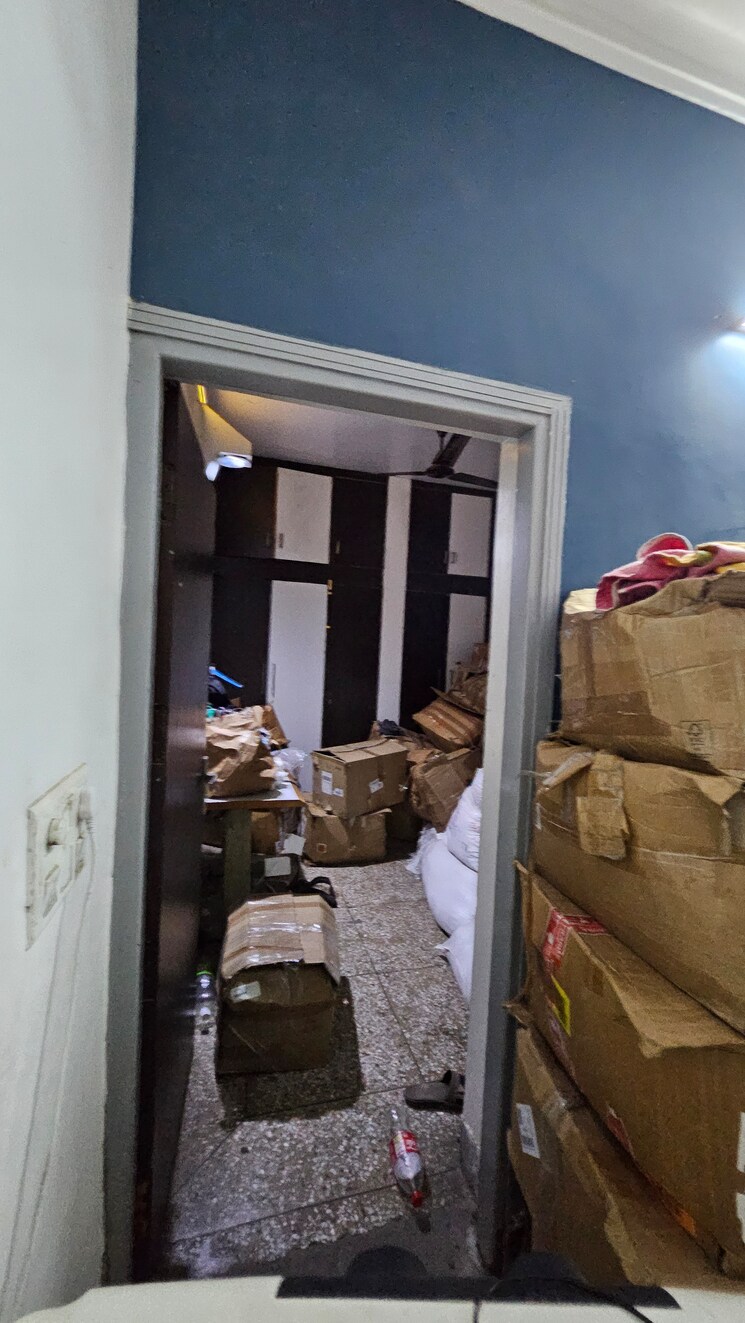 undefined, sector 21b 6+ Bedroom 500 Sq.Yd. Independent House In Sector 21b Faridabad 9030896