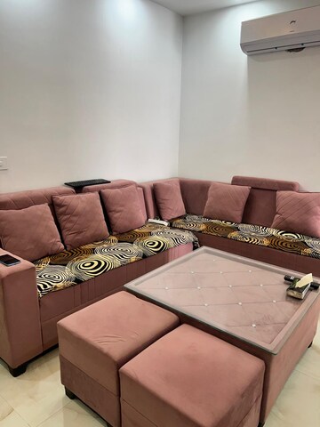 Bedroom in 2 BHK Builder Floor at Saket – for Rent