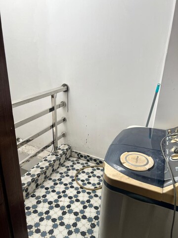 Furnished Amenities in 2 BHK Builder Floor at Saket – for Rent