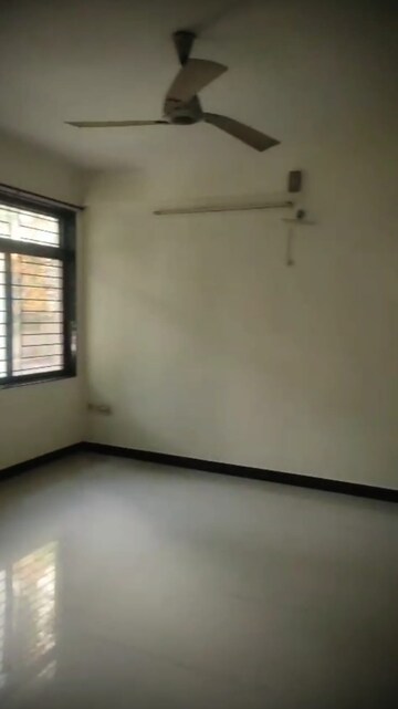 Room in 3 BHK Builder Floor at Mg Road – for Rent