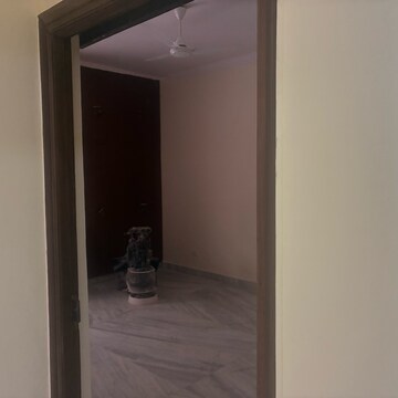 Room in 3 BHK Independent House at RWA Apartments Sector 26, Arun Vihar – for Rent