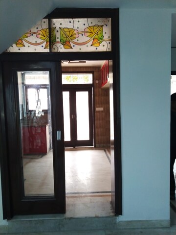 Room in 3 BHK Apartment at Sector 18 Dwarka – for Rent