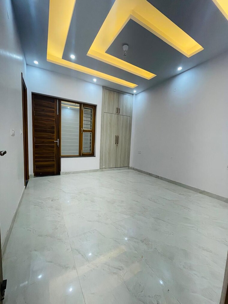 Room, sahastradhara road 3.5 Bedroom 1600 Sq.Ft. Villa In Sahastradhara Road Dehradun 9031004