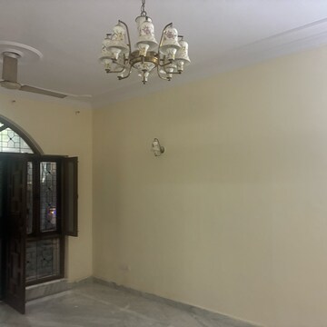 Room in 3 BHK Independent House at RWA Apartments Sector 26, Arun Vihar – for Rent